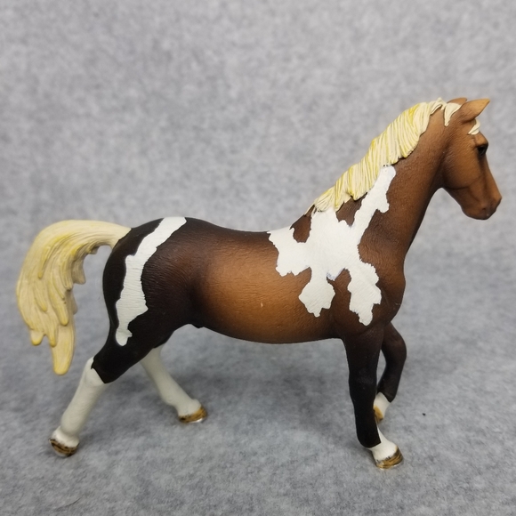 Schleich Farmland Stallion Horse Figurine - Picture 4 of 9